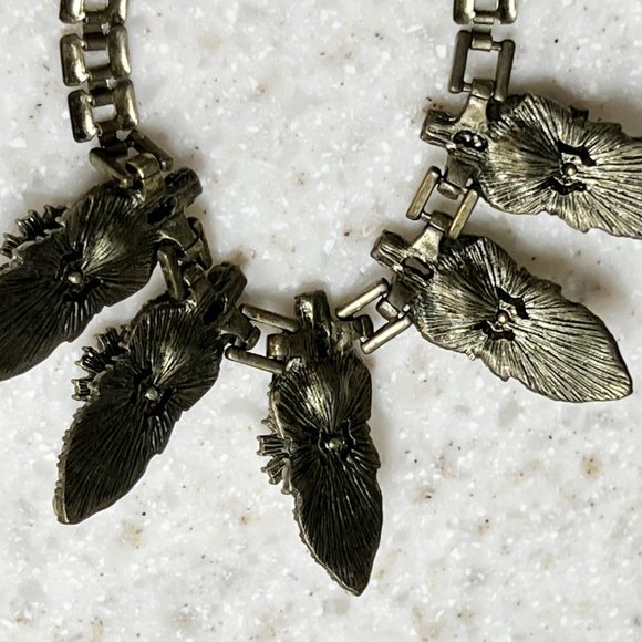 Unusual rhinestone necklace, antique gold metal, eye catching - Picture 8 of 9